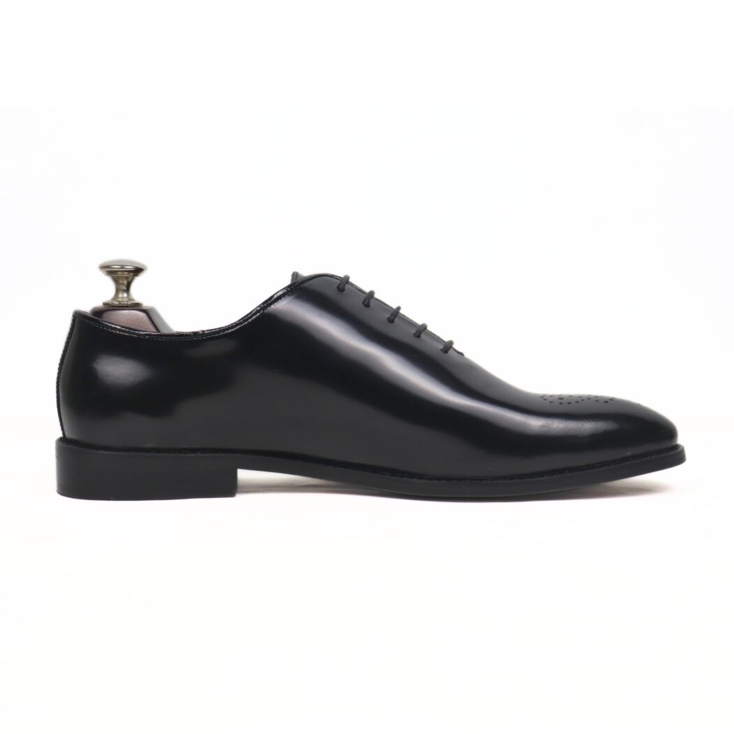 DANZIO Black Smooth Leather Wholecut Shoes For Men